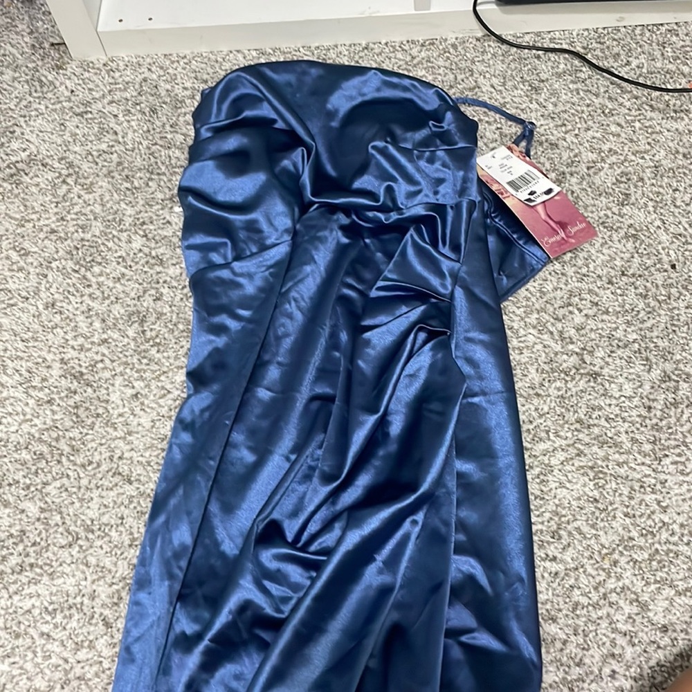 very pretty blue dress